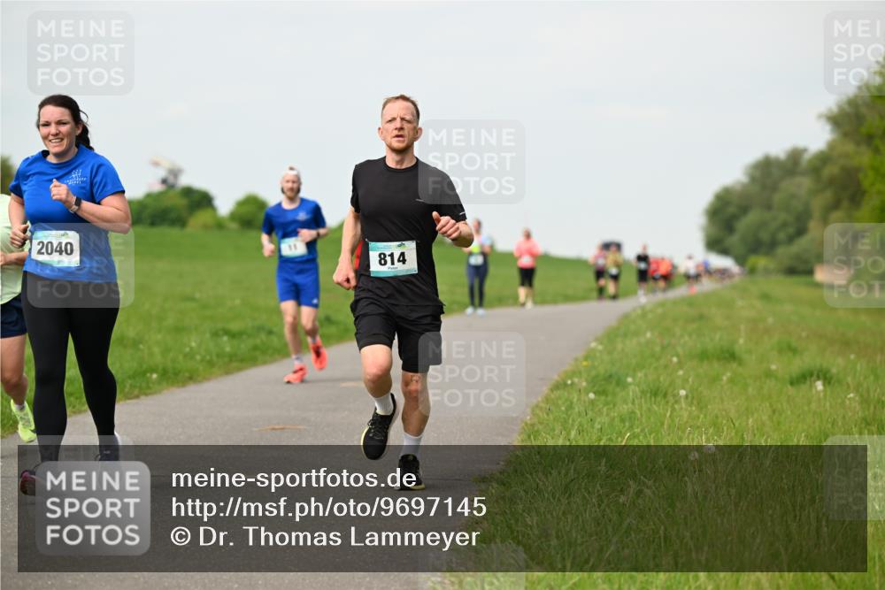 10.05.2026 - 8. Wedeler Halbmarathon Dr. Thomas Lammeyer http://msf.ph/oto/9697145 10.05.2026 11:28:10 Laufen 2040, 814 meine-sportfotos.de
