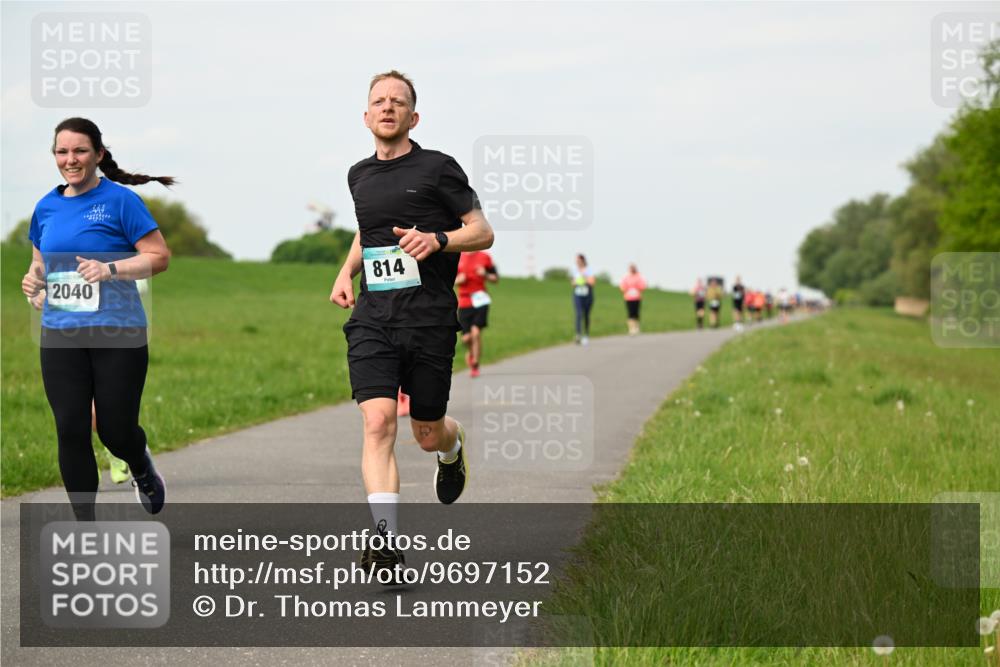 10.05.2026 - 8. Wedeler Halbmarathon Dr. Thomas Lammeyer http://msf.ph/oto/9697152 10.05.2026 11:28:11 Laufen 814, 2040 meine-sportfotos.de