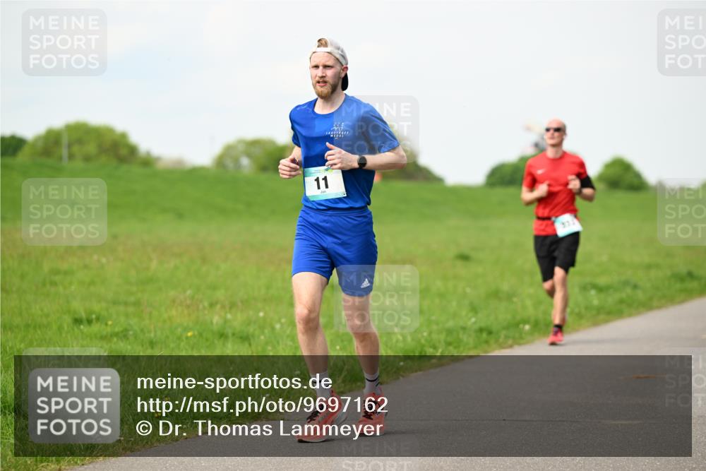 10.05.2026 - 8. Wedeler Halbmarathon Dr. Thomas Lammeyer http://msf.ph/oto/9697162 10.05.2026 11:28:14 Laufen 1000 meine-sportfotos.de