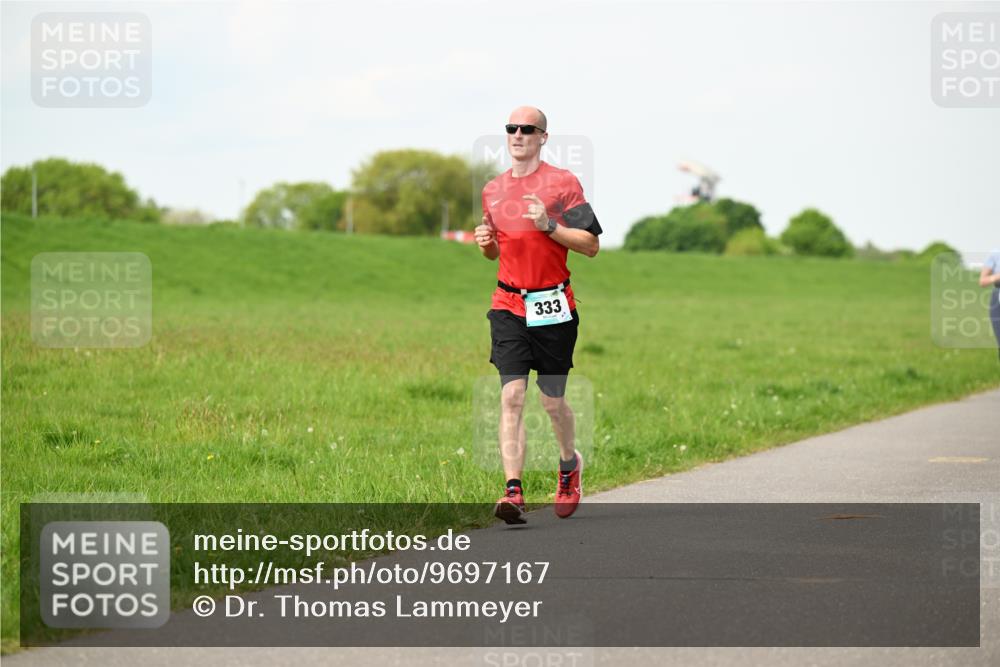 10.05.2026 - 8. Wedeler Halbmarathon Dr. Thomas Lammeyer http://msf.ph/oto/9697167 10.05.2026 11:28:15 Laufen 333 meine-sportfotos.de