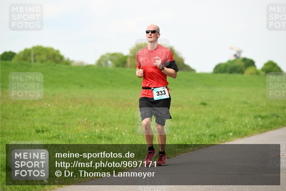 10.05.2026 - 8. Wedeler Halbmarathon Dr. Thomas Lammeyer http://msf.ph/oto/9697171 10.05.2026 11:28:16 Laufen 333 meine-sportfotos.de