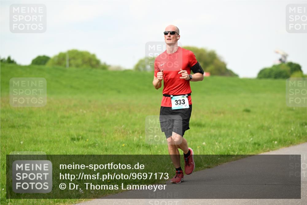 10.05.2026 - 8. Wedeler Halbmarathon Dr. Thomas Lammeyer http://msf.ph/oto/9697173 10.05.2026 11:28:16 Laufen 333 meine-sportfotos.de