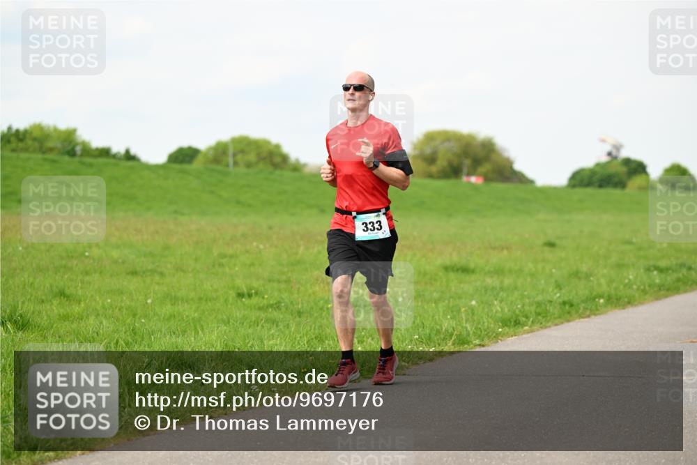 10.05.2026 - 8. Wedeler Halbmarathon Dr. Thomas Lammeyer http://msf.ph/oto/9697176 10.05.2026 11:28:16 Laufen 333 meine-sportfotos.de