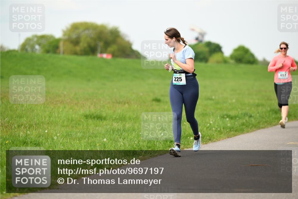 10.05.2026 - 8. Wedeler Halbmarathon Dr. Thomas Lammeyer http://msf.ph/oto/9697197 10.05.2026 11:28:21 Laufen 225, 657 meine-sportfotos.de