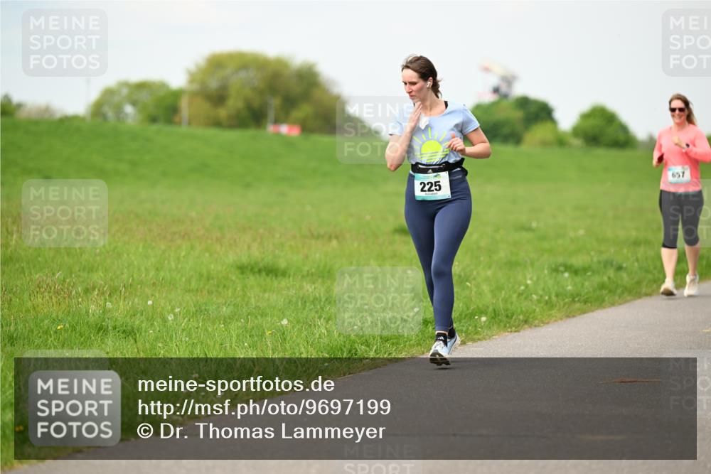 10.05.2026 - 8. Wedeler Halbmarathon Dr. Thomas Lammeyer http://msf.ph/oto/9697199 10.05.2026 11:28:21 Laufen 225, 657 meine-sportfotos.de