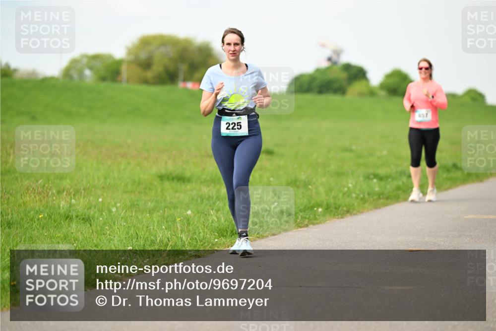 10.05.2026 - 8. Wedeler Halbmarathon Dr. Thomas Lammeyer http://msf.ph/oto/9697204 10.05.2026 11:28:22 Laufen 225 meine-sportfotos.de