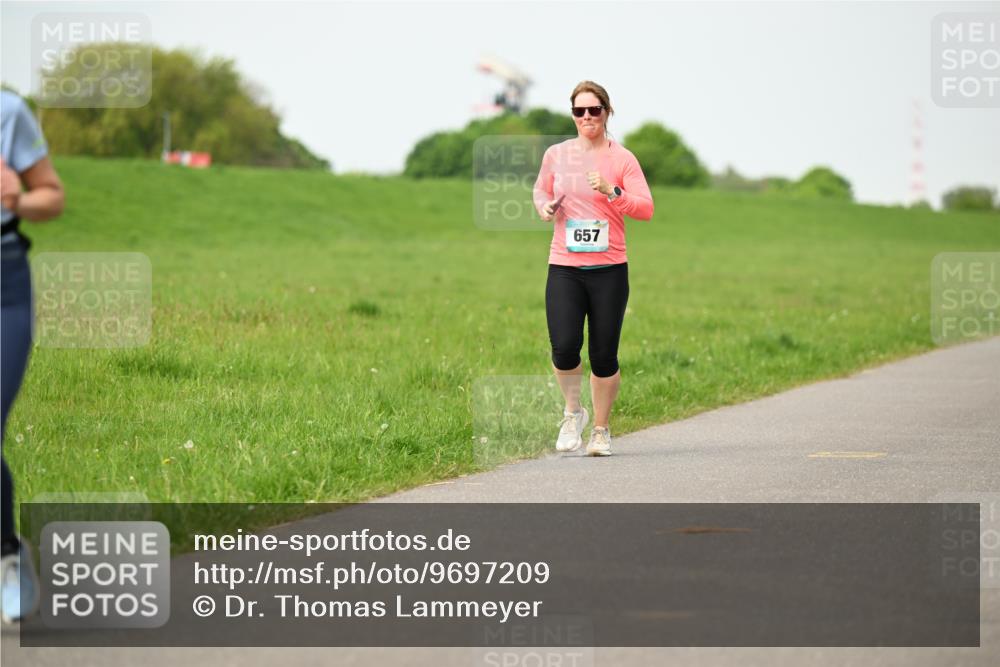 10.05.2026 - 8. Wedeler Halbmarathon Dr. Thomas Lammeyer http://msf.ph/oto/9697209 10.05.2026 11:28:23 Laufen 657 meine-sportfotos.de