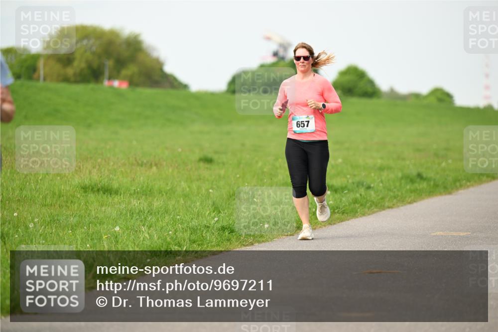 10.05.2026 - 8. Wedeler Halbmarathon Dr. Thomas Lammeyer http://msf.ph/oto/9697211 10.05.2026 11:28:24 Laufen 657 meine-sportfotos.de