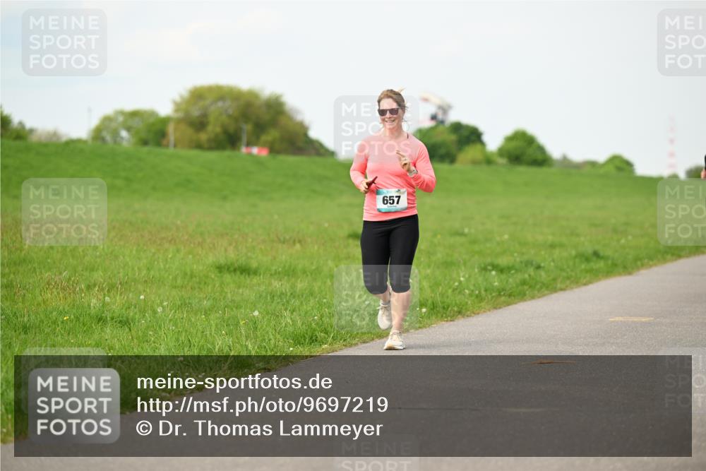 10.05.2026 - 8. Wedeler Halbmarathon Dr. Thomas Lammeyer http://msf.ph/oto/9697219 10.05.2026 11:28:25 Laufen 657 meine-sportfotos.de