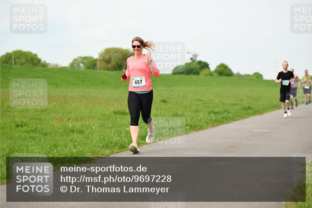 10.05.2026 - 8. Wedeler Halbmarathon Dr. Thomas Lammeyer http://msf.ph/oto/9697228 10.05.2026 11:28:26 Laufen 657 meine-sportfotos.de