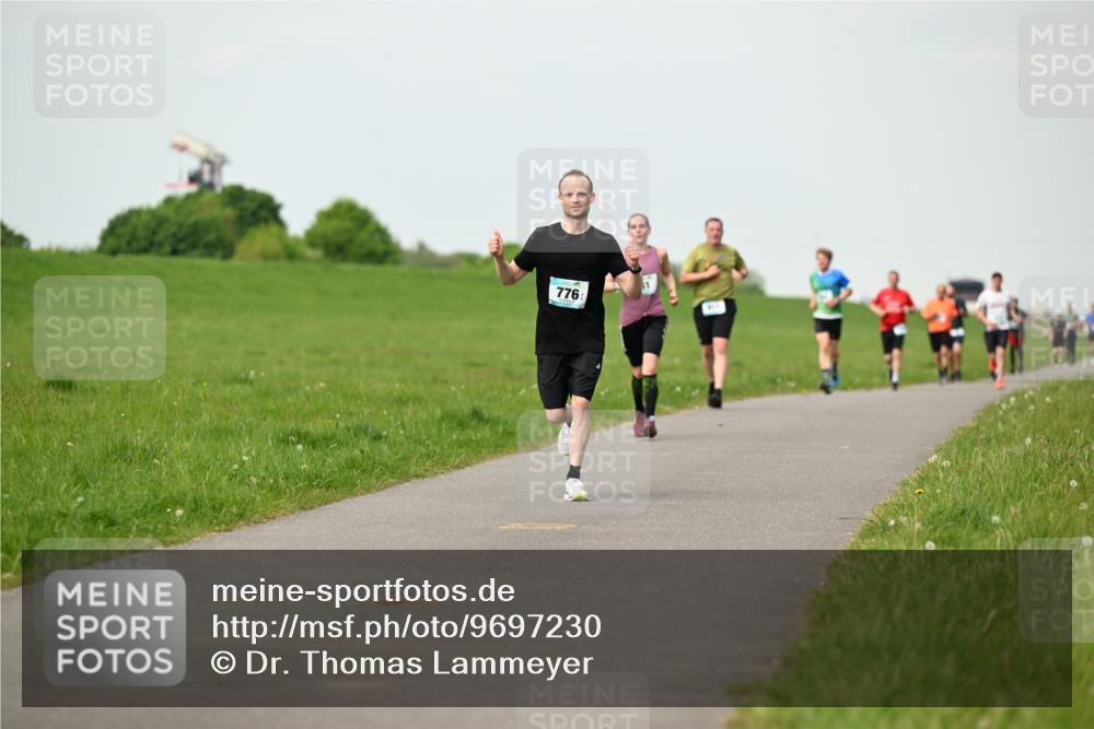 10.05.2026 - 8. Wedeler Halbmarathon Dr. Thomas Lammeyer http://msf.ph/oto/9697230 10.05.2026 11:28:27 Laufen 776 meine-sportfotos.de