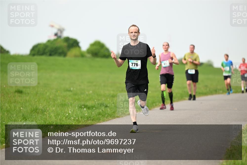 10.05.2026 - 8. Wedeler Halbmarathon Dr. Thomas Lammeyer http://msf.ph/oto/9697237 10.05.2026 11:28:28 Laufen 776 meine-sportfotos.de