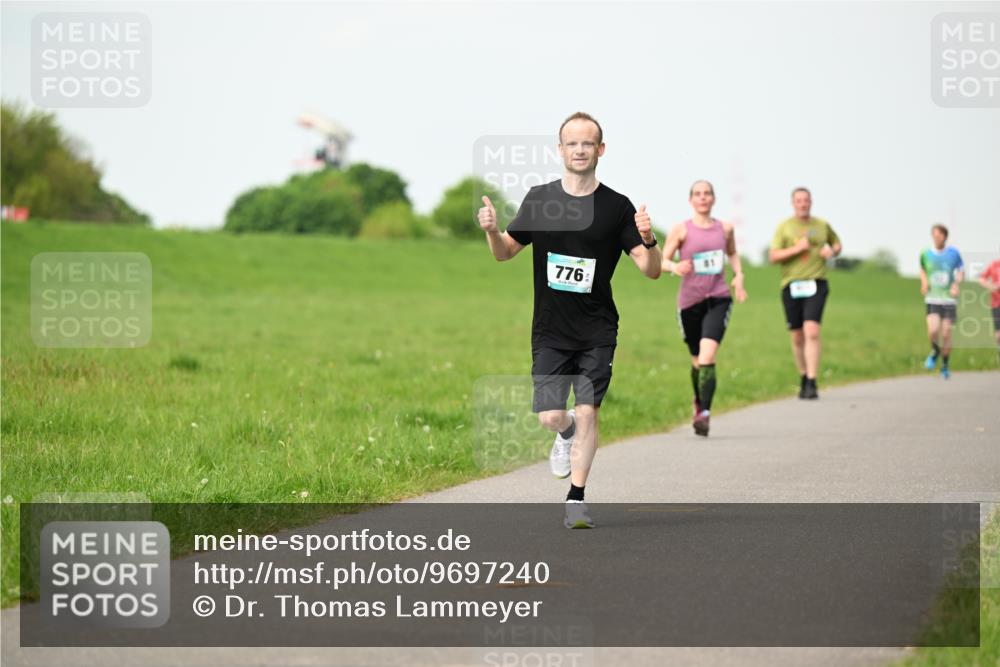 10.05.2026 - 8. Wedeler Halbmarathon Dr. Thomas Lammeyer http://msf.ph/oto/9697240 10.05.2026 11:28:29 Laufen 776 meine-sportfotos.de