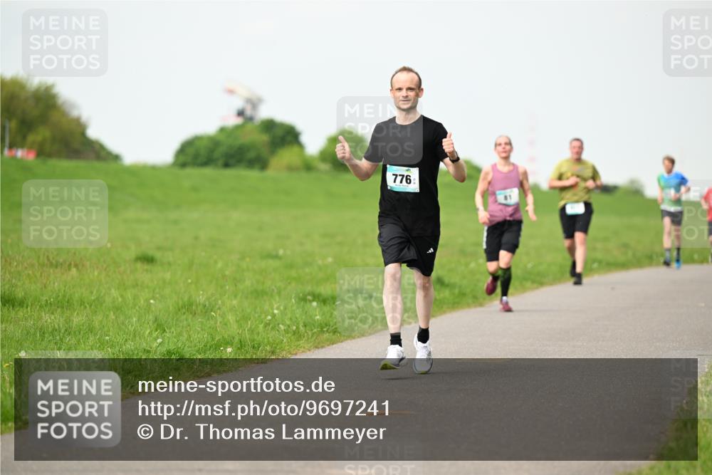 10.05.2026 - 8. Wedeler Halbmarathon Dr. Thomas Lammeyer http://msf.ph/oto/9697241 10.05.2026 11:28:29 Laufen 776 meine-sportfotos.de