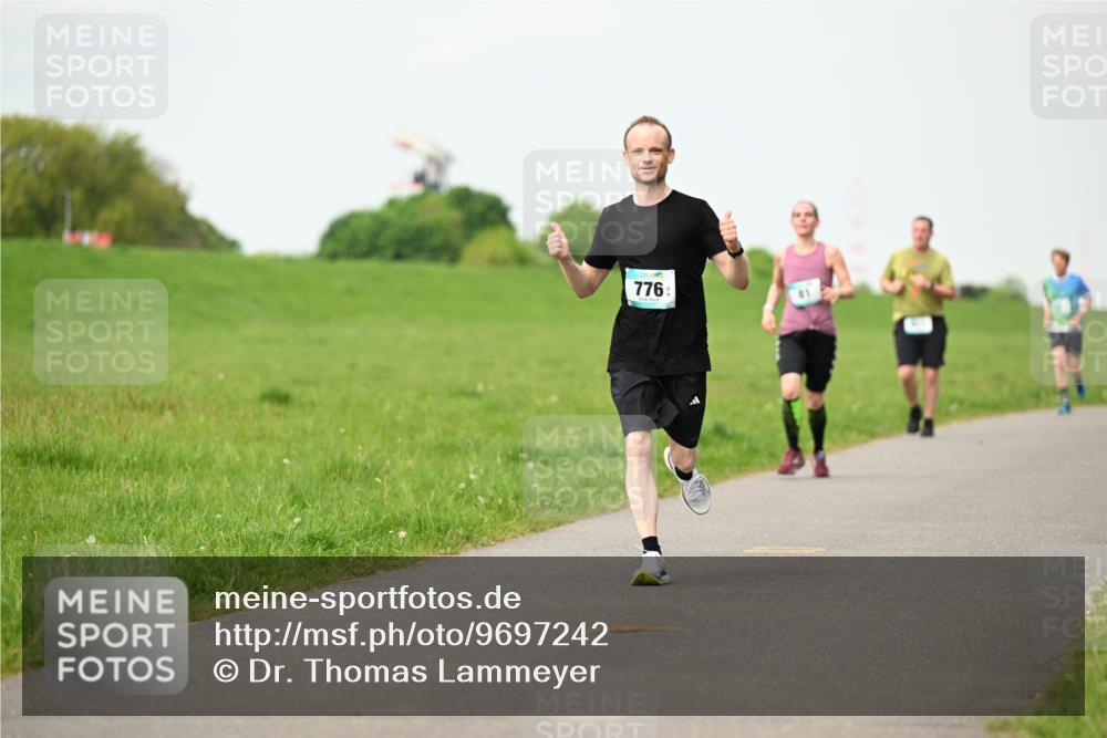 10.05.2026 - 8. Wedeler Halbmarathon Dr. Thomas Lammeyer http://msf.ph/oto/9697242 10.05.2026 11:28:29 Laufen 776 meine-sportfotos.de
