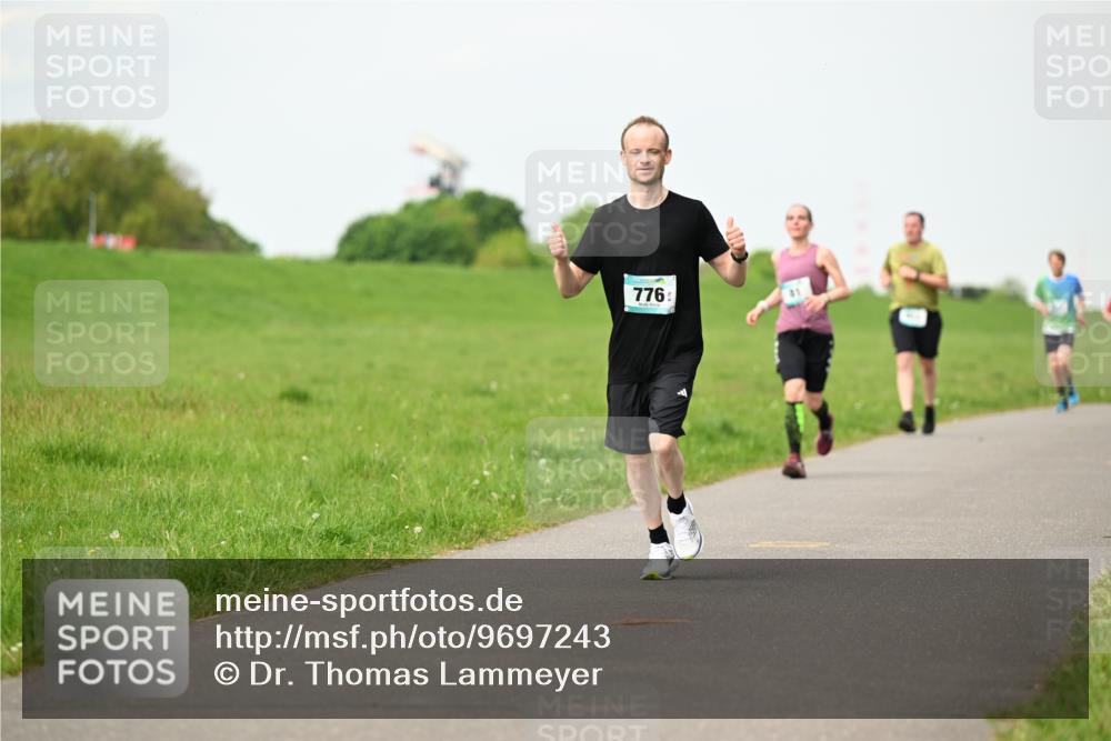 10.05.2026 - 8. Wedeler Halbmarathon Dr. Thomas Lammeyer http://msf.ph/oto/9697243 10.05.2026 11:28:29 Laufen 776 meine-sportfotos.de
