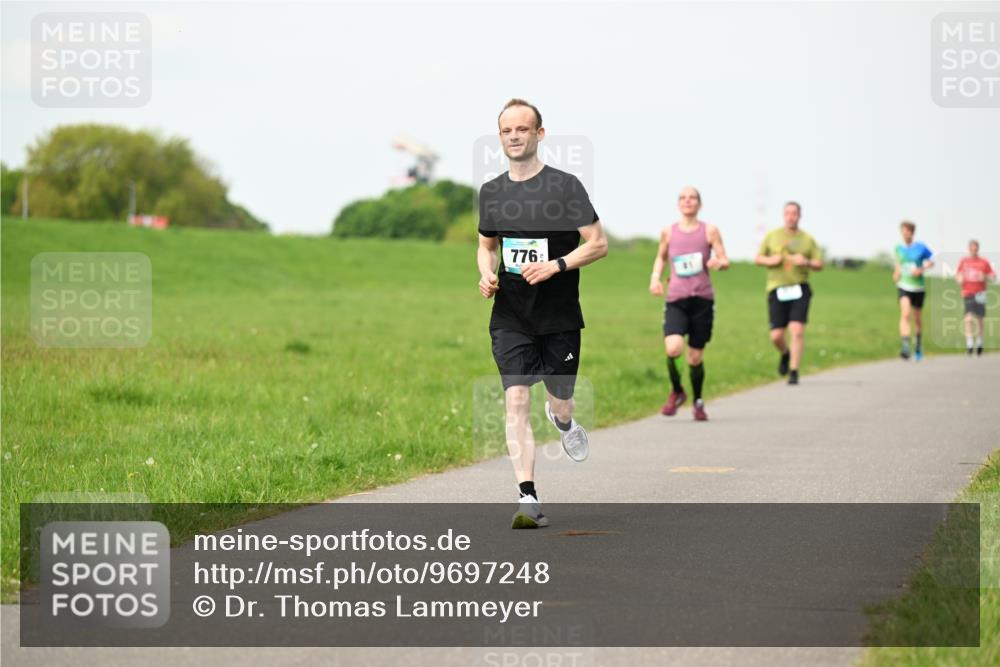 10.05.2026 - 8. Wedeler Halbmarathon Dr. Thomas Lammeyer http://msf.ph/oto/9697248 10.05.2026 11:28:30 Laufen 776 meine-sportfotos.de