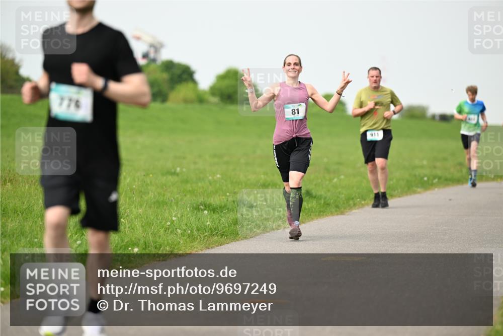 10.05.2026 - 8. Wedeler Halbmarathon Dr. Thomas Lammeyer http://msf.ph/oto/9697249 10.05.2026 11:28:31 Laufen 776, 911 meine-sportfotos.de