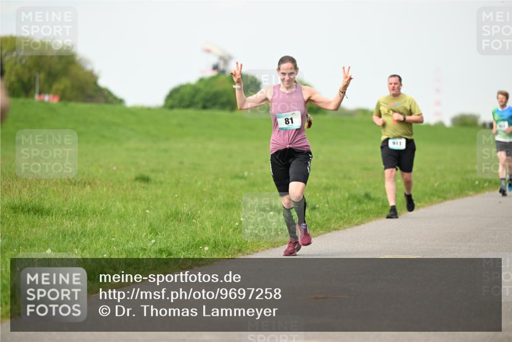 10.05.2026 - 8. Wedeler Halbmarathon Dr. Thomas Lammeyer http://msf.ph/oto/9697258 10.05.2026 11:28:32 Laufen 911 meine-sportfotos.de