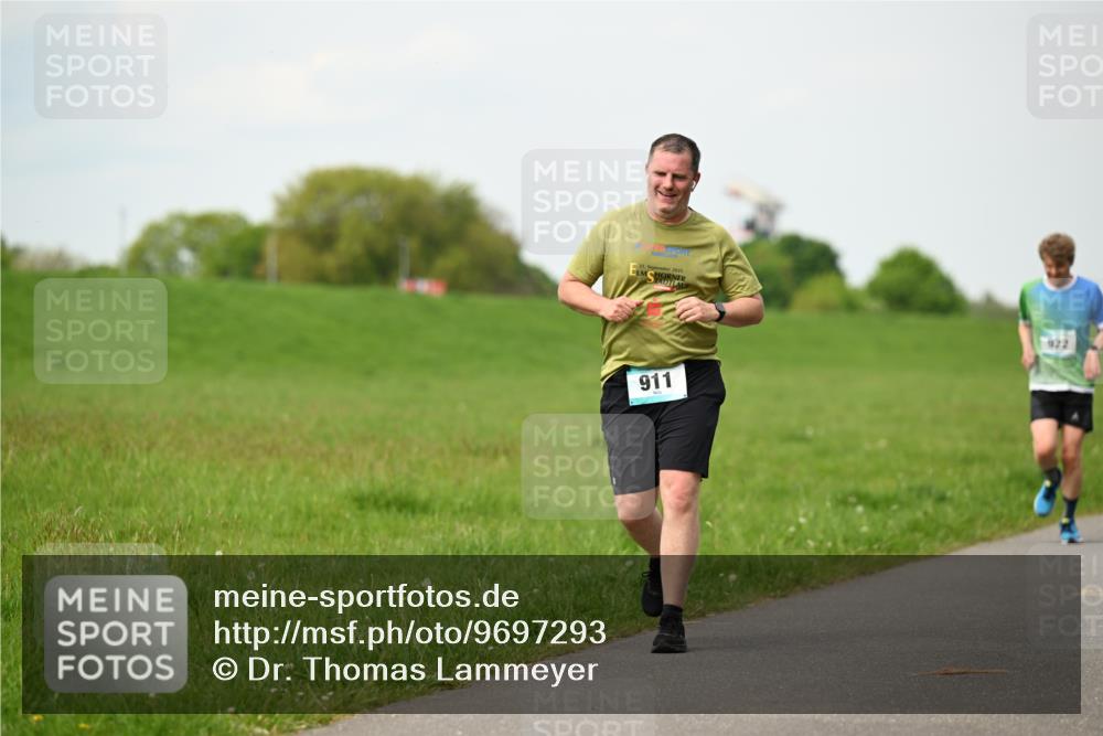 10.05.2026 - 8. Wedeler Halbmarathon Dr. Thomas Lammeyer http://msf.ph/oto/9697293 10.05.2026 11:28:37 Laufen 2025, 911, 922 meine-sportfotos.de