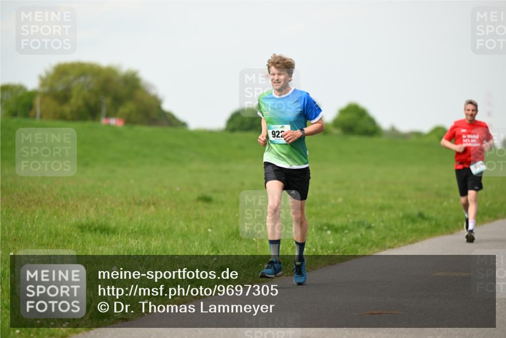 10.05.2026 - 8. Wedeler Halbmarathon Dr. Thomas Lammeyer http://msf.ph/oto/9697305 10.05.2026 11:28:40 Laufen 922, 999 meine-sportfotos.de