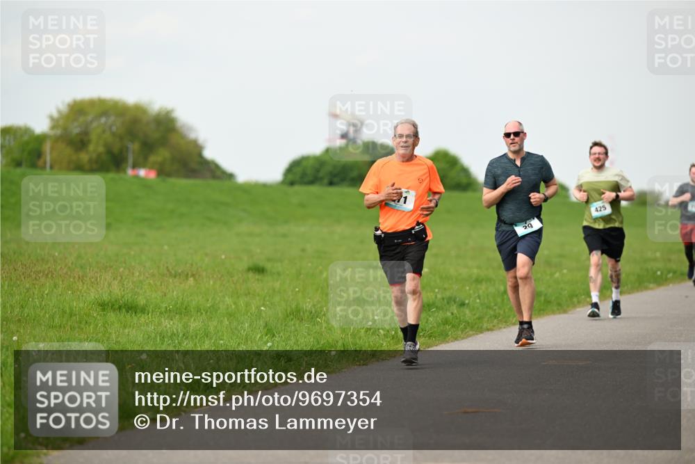 10.05.2026 - 8. Wedeler Halbmarathon Dr. Thomas Lammeyer http://msf.ph/oto/9697354 10.05.2026 11:28:50 Laufen 425 meine-sportfotos.de