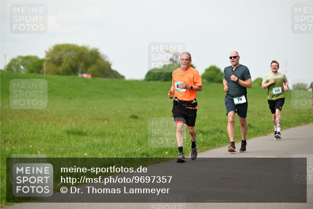 10.05.2026 - 8. Wedeler Halbmarathon Dr. Thomas Lammeyer http://msf.ph/oto/9697357 10.05.2026 11:28:50 Laufen 425 meine-sportfotos.de