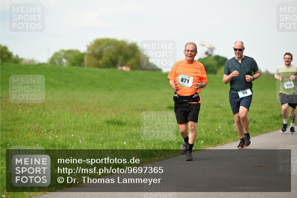 10.05.2026 - 8. Wedeler Halbmarathon Dr. Thomas Lammeyer http://msf.ph/oto/9697365 10.05.2026 11:28:51 Laufen 871, 425 meine-sportfotos.de