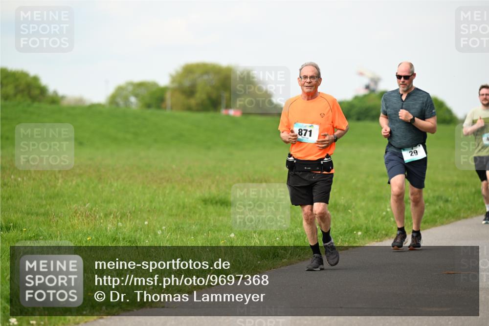10.05.2026 - 8. Wedeler Halbmarathon Dr. Thomas Lammeyer http://msf.ph/oto/9697368 10.05.2026 11:28:52 Laufen 871 meine-sportfotos.de