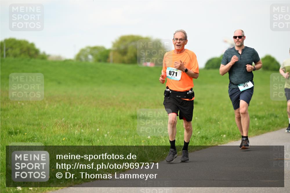 10.05.2026 - 8. Wedeler Halbmarathon Dr. Thomas Lammeyer http://msf.ph/oto/9697371 10.05.2026 11:28:52 Laufen 871 meine-sportfotos.de