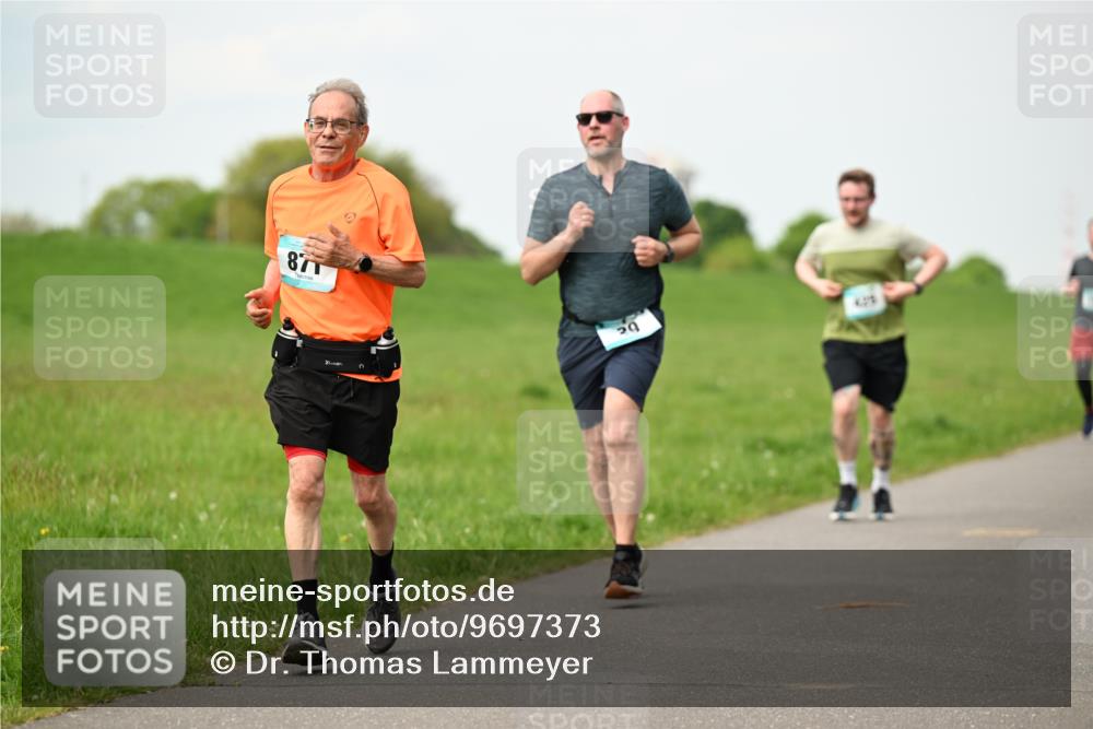 10.05.2026 - 8. Wedeler Halbmarathon Dr. Thomas Lammeyer http://msf.ph/oto/9697373 10.05.2026 11:28:53 Laufen 877 meine-sportfotos.de
