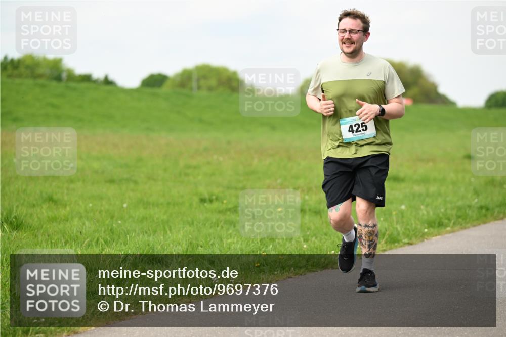 10.05.2026 - 8. Wedeler Halbmarathon Dr. Thomas Lammeyer http://msf.ph/oto/9697376 10.05.2026 11:28:57 Laufen 425 meine-sportfotos.de