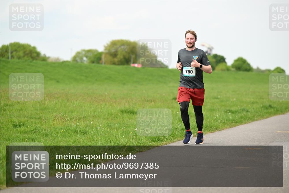 10.05.2026 - 8. Wedeler Halbmarathon Dr. Thomas Lammeyer http://msf.ph/oto/9697385 10.05.2026 11:29:00 Laufen 750 meine-sportfotos.de