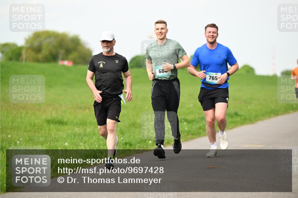 10.05.2026 - 8. Wedeler Halbmarathon Dr. Thomas Lammeyer http://msf.ph/oto/9697428 10.05.2026 11:29:11 Laufen 765 meine-sportfotos.de
