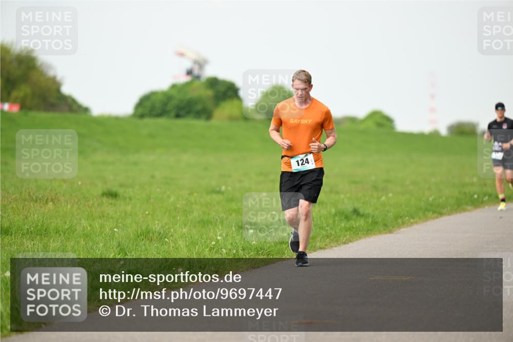 10.05.2026 - 8. Wedeler Halbmarathon Dr. Thomas Lammeyer http://msf.ph/oto/9697447 10.05.2026 11:29:17 Laufen 124 meine-sportfotos.de