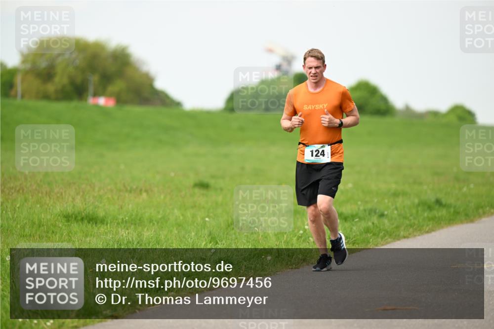 10.05.2026 - 8. Wedeler Halbmarathon Dr. Thomas Lammeyer http://msf.ph/oto/9697456 10.05.2026 11:29:18 Laufen 124 meine-sportfotos.de
