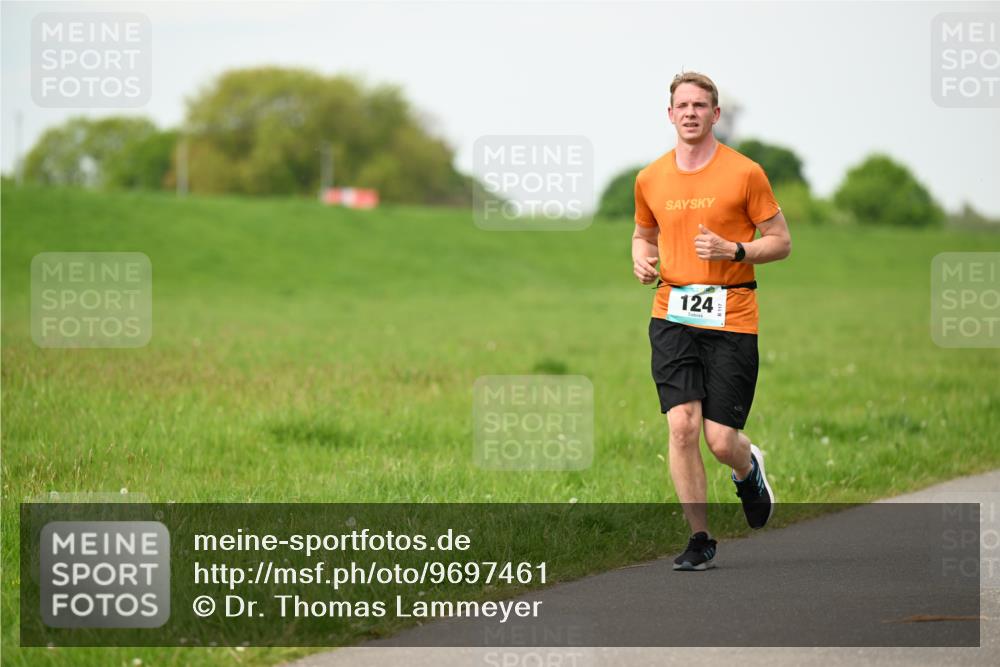 10.05.2026 - 8. Wedeler Halbmarathon Dr. Thomas Lammeyer http://msf.ph/oto/9697461 10.05.2026 11:29:19 Laufen 124 meine-sportfotos.de