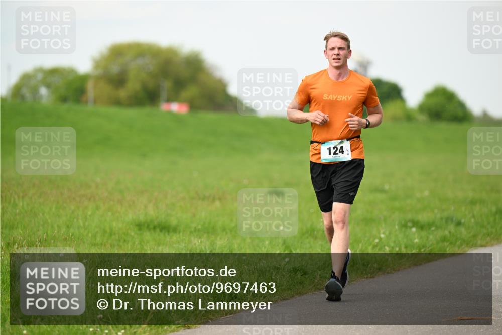 10.05.2026 - 8. Wedeler Halbmarathon Dr. Thomas Lammeyer http://msf.ph/oto/9697463 10.05.2026 11:29:19 Laufen 124 meine-sportfotos.de