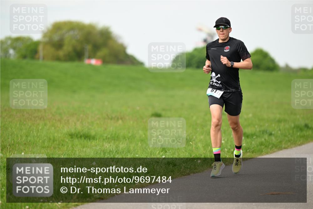 10.05.2026 - 8. Wedeler Halbmarathon Dr. Thomas Lammeyer http://msf.ph/oto/9697484 10.05.2026 11:29:25 Laufen 617 meine-sportfotos.de