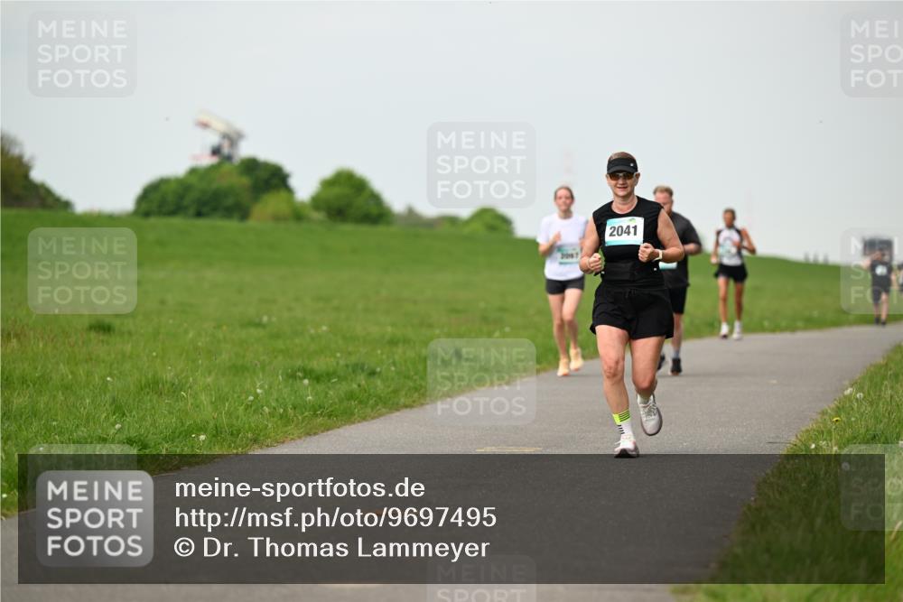 10.05.2026 - 8. Wedeler Halbmarathon Dr. Thomas Lammeyer http://msf.ph/oto/9697495 10.05.2026 11:29:28 Laufen 2041 meine-sportfotos.de