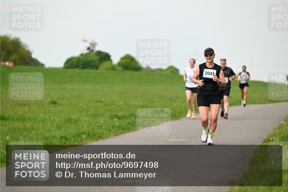 10.05.2026 - 8. Wedeler Halbmarathon Dr. Thomas Lammeyer http://msf.ph/oto/9697498 10.05.2026 11:29:28 Laufen 2041 meine-sportfotos.de