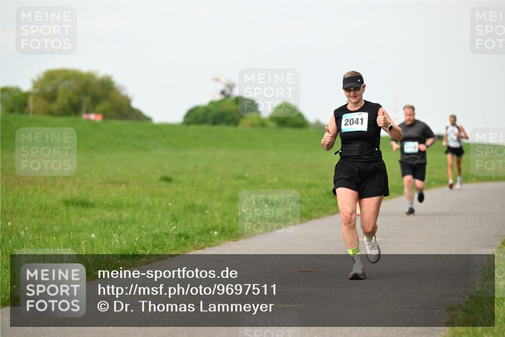 10.05.2026 - 8. Wedeler Halbmarathon Dr. Thomas Lammeyer http://msf.ph/oto/9697511 10.05.2026 11:29:30 Laufen 2041 meine-sportfotos.de
