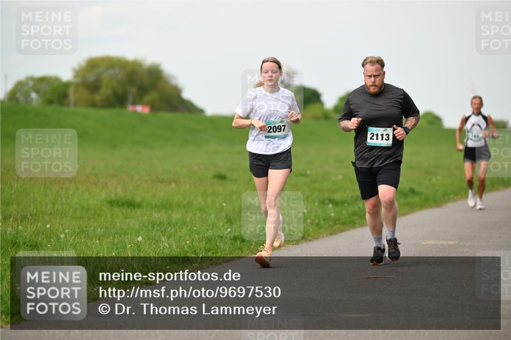 10.05.2026 - 8. Wedeler Halbmarathon Dr. Thomas Lammeyer http://msf.ph/oto/9697530 10.05.2026 11:29:34 Laufen 2097, 2113 meine-sportfotos.de