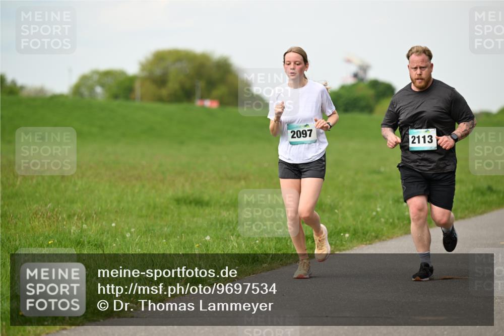 10.05.2026 - 8. Wedeler Halbmarathon Dr. Thomas Lammeyer http://msf.ph/oto/9697534 10.05.2026 11:29:35 Laufen 2097, 2113 meine-sportfotos.de