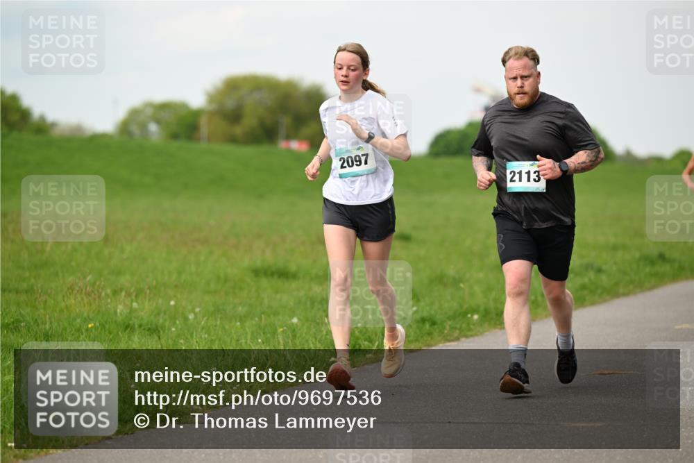 10.05.2026 - 8. Wedeler Halbmarathon Dr. Thomas Lammeyer http://msf.ph/oto/9697536 10.05.2026 11:29:35 Laufen 2097, 2113 meine-sportfotos.de