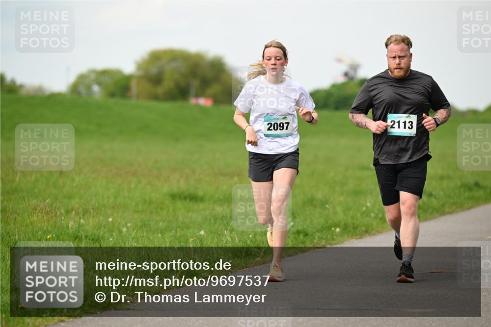 10.05.2026 - 8. Wedeler Halbmarathon Dr. Thomas Lammeyer http://msf.ph/oto/9697537 10.05.2026 11:29:35 Laufen 2097, 2113 meine-sportfotos.de
