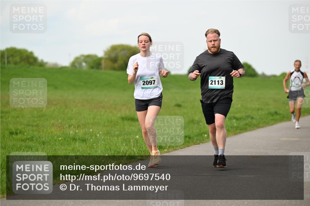 10.05.2026 - 8. Wedeler Halbmarathon Dr. Thomas Lammeyer http://msf.ph/oto/9697540 10.05.2026 11:29:36 Laufen 2097, 2113 meine-sportfotos.de
