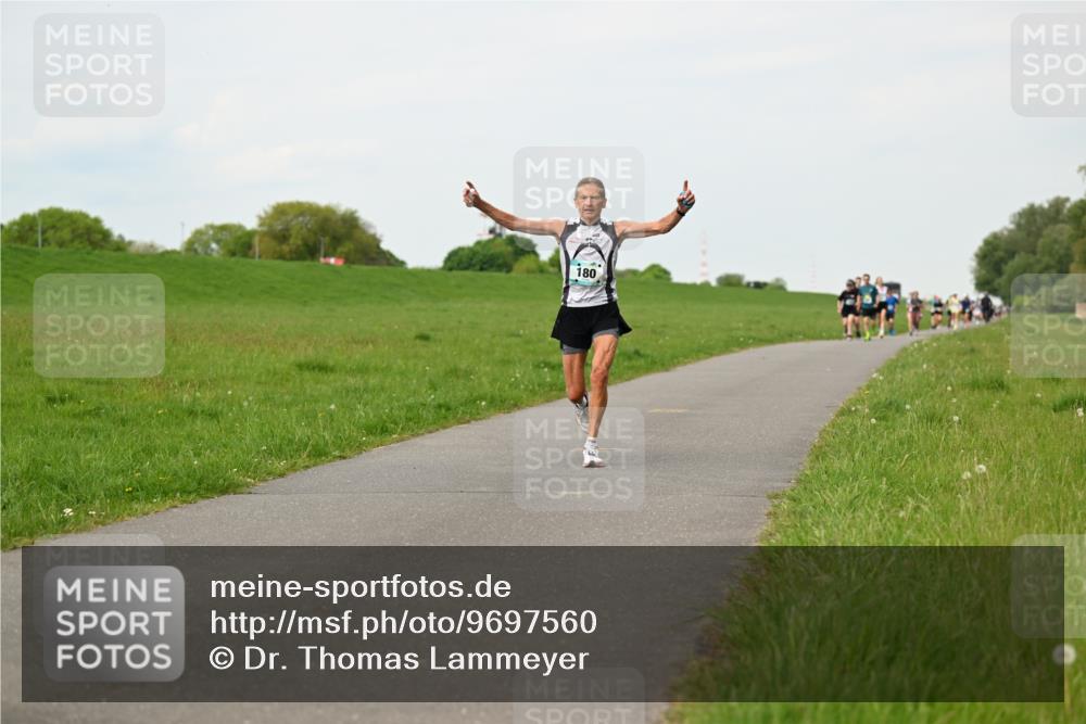 10.05.2026 - 8. Wedeler Halbmarathon Dr. Thomas Lammeyer http://msf.ph/oto/9697560 10.05.2026 11:29:39 Laufen 180 meine-sportfotos.de