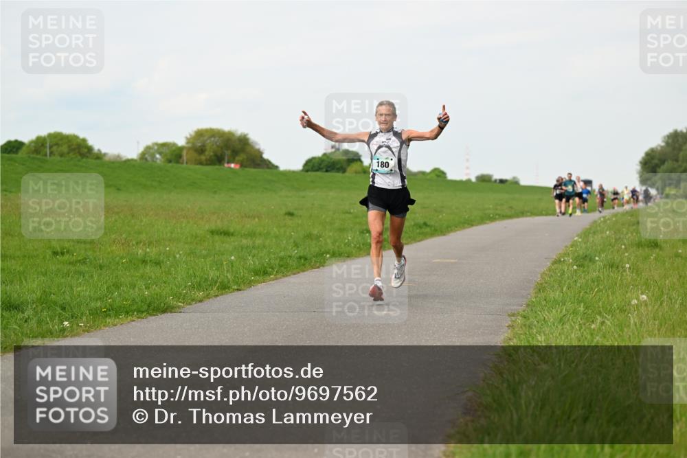 10.05.2026 - 8. Wedeler Halbmarathon Dr. Thomas Lammeyer http://msf.ph/oto/9697562 10.05.2026 11:29:39 Laufen 180 meine-sportfotos.de