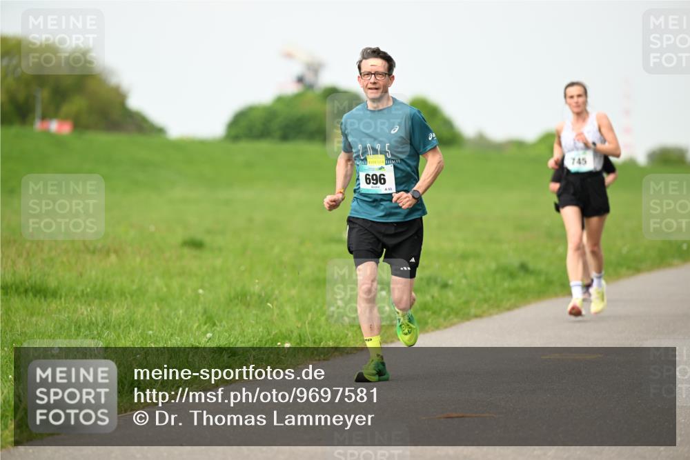 10.05.2026 - 8. Wedeler Halbmarathon Dr. Thomas Lammeyer http://msf.ph/oto/9697581 10.05.2026 11:29:51 Laufen 2025, 696, 745 meine-sportfotos.de